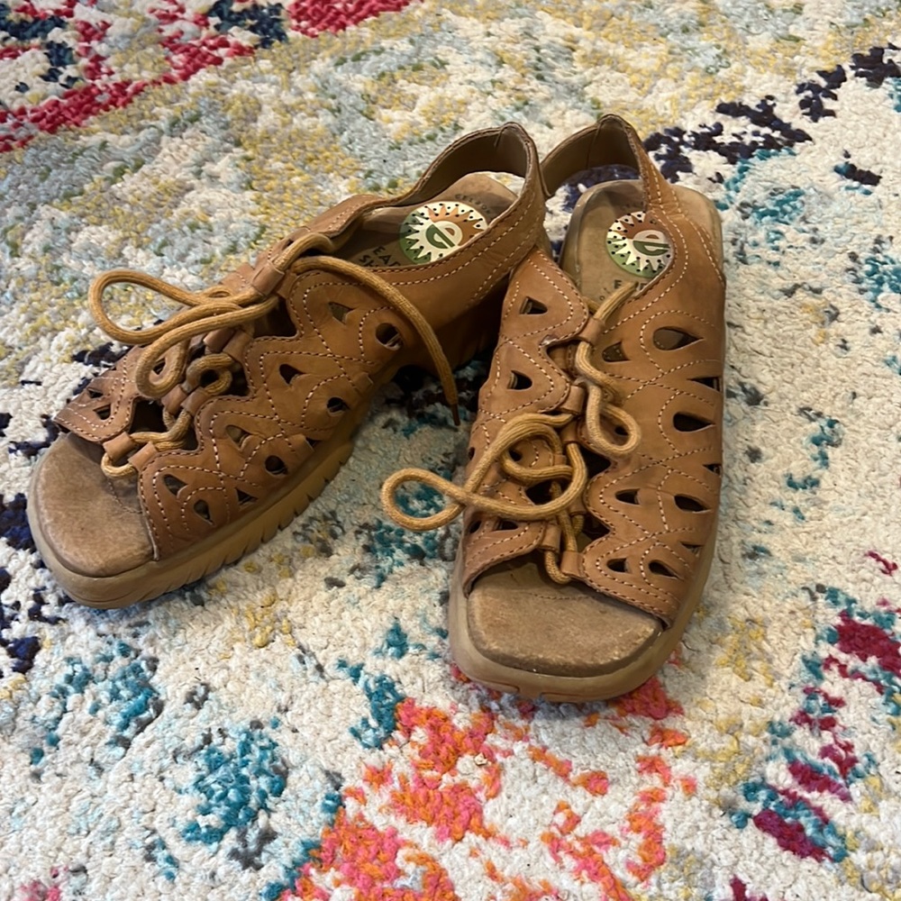 Earth Shoe size 8 Elm platform Comfort First